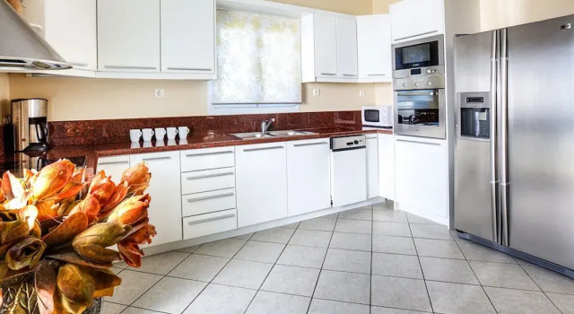 Вилла Spacious Villa with Private Pool & Outside Bar near Sea in Sisi