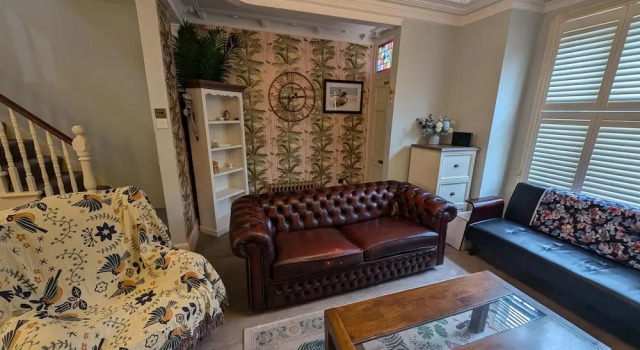 4 Bed House London Hammersmith Fulham Short Let, Забронировать Дом для отпуска Коттеджи Лондона, рядом с Больница Чаринг-Кросс, Коттедж