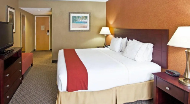 Номер Standard Holiday Inn Express Hotel Clearwater East - ICOT Center by IHG