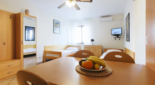 Suncica Apartments, Забронировать Апартаменты/квартира Езера 