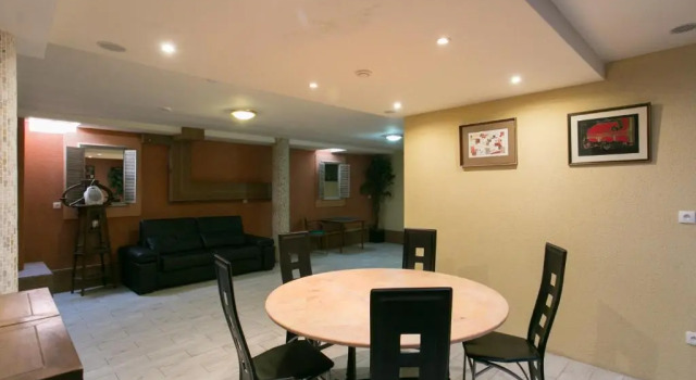 Апартаменты c 1 комнатой Paris East Side Lodge