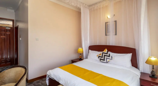 Entebbe Traveller'S Hotel