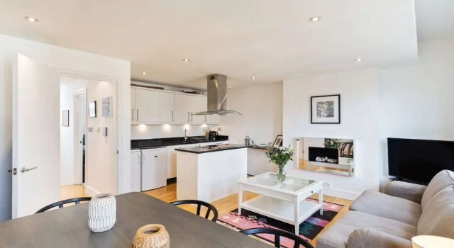 Modern & Cosy Three Bedroom Apartment in Queen's Park, Varaa Huoneisto Asunnot kohteessa Merseyside, Huoneisto