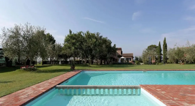 Коттедж Apartment Near Cortona With Pool and Roman Charm