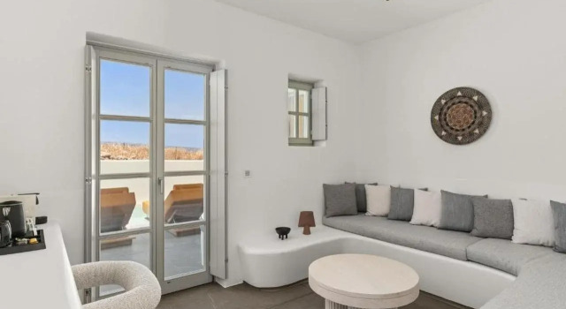 Mr and Mrs White Paros, Забронировать Отель Отели Науса с парковкой, Парковка