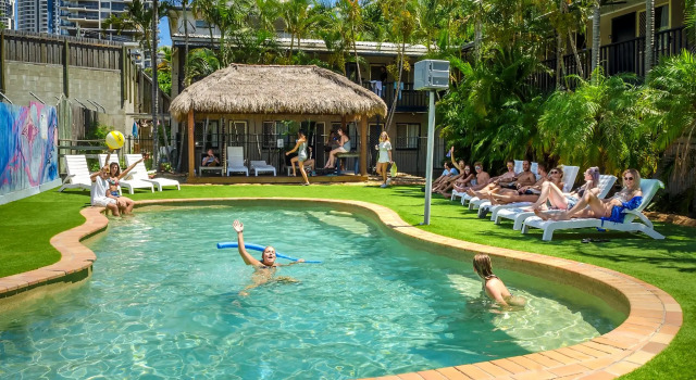 Кровать в общем номере (женский номер) Budds in Surfers Backpackers