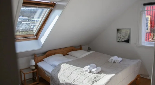 Апартаменты Standard Lovely Apartments - 20 min walk from city centre