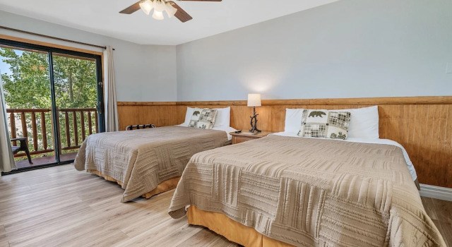 Четырёхместный номер Standard Big Bear Lakefront Lodge
