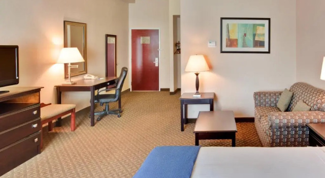 Номер Standard Holiday Inn Express Delano by IHG