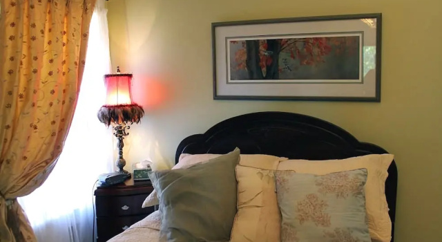 At Home B&B at Rose Manor by Elevate Rooms, Varaa Bed and Breakfast  