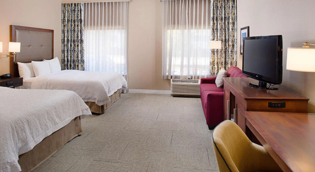 Четырёхместный номер Standard Hampton Inn & Suites Denton