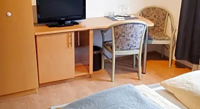 Hotel Garni Zur Traube, Book Hotel Höhr-Grenzhausen Westerwald