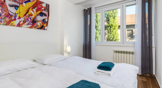 Modern 2bdr Apartment in Old Town- Best Location