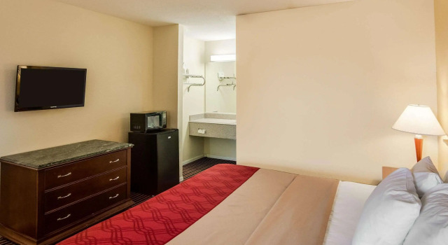 Двухместный номер Standard Rodeway Inn & Suites Highway 290 Northwest