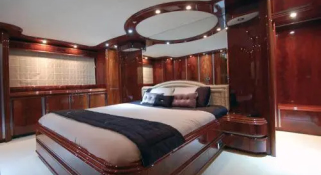 Motor Yacht Dandy, Забронировать Отель Барселона провинция Барселона, рядом с Рынок Барселонеты
