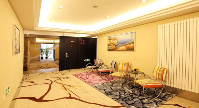 Hong Wei Yi Jia Beijing Wang Jing Hotel
