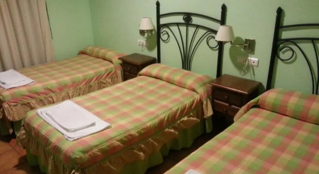 Трёхместный номер Standard Hostal las Tres Jotas