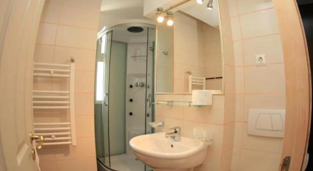 Pensiunea Studio, Rezerwuj Hotel Oituz Bacau