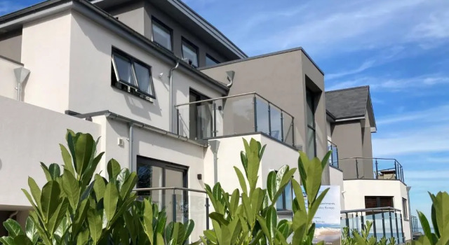 4 The Bayhouse