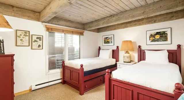 Chateau Eau Claire Unit 8