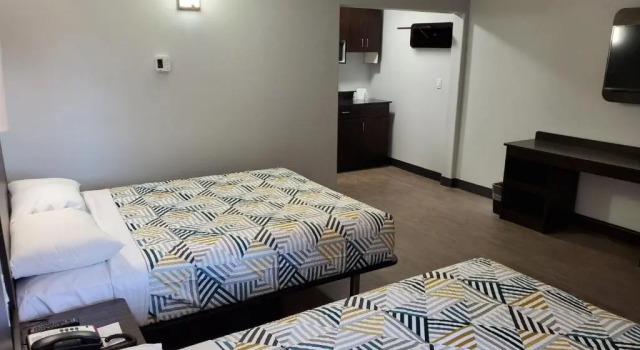 Четырёхместный номер Deluxe Motel 6-Show Low, AZ