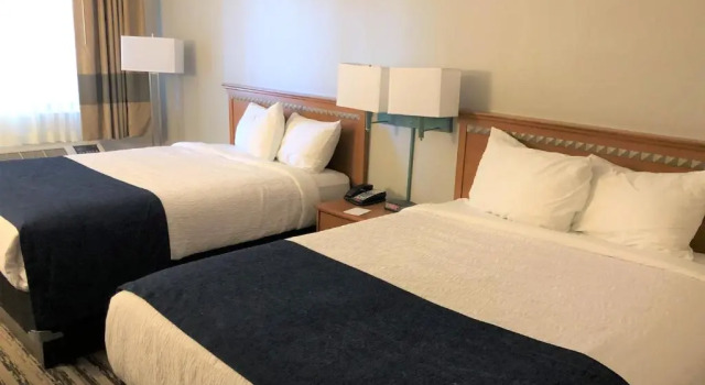 Четырёхместный номер Standard NavajoLand Inn