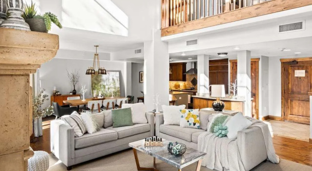 Calming Canyons Ski-in/ski-out Luxe Penthouse, Забронировать Отель Отели Парк-Сити с парковкой, рядом с Canyons Parking Lot, Парковка