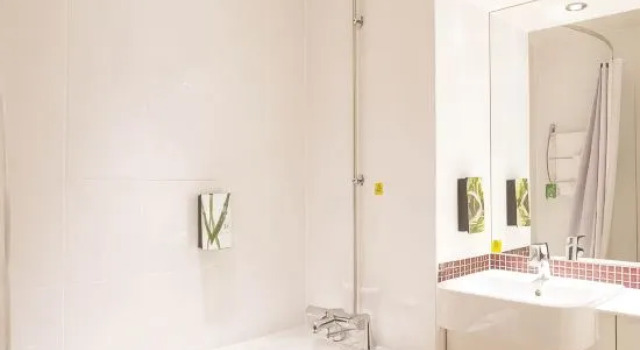 Одноместный номер Standard Premier Inn Aberdeen City Centre