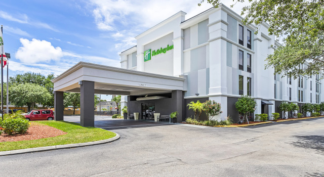 Hampton Inn St. Petersburg, Rezerwuj Hotel Hotele w Pinellas County z parkingiem, Parking