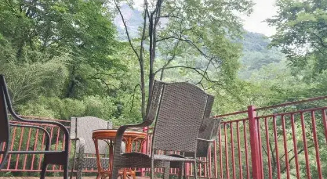 Qingcheng Mountain Shanyin Fanchen Homestay, Boek Hotel Hotels in Chengdu met parkeren, Parkeren