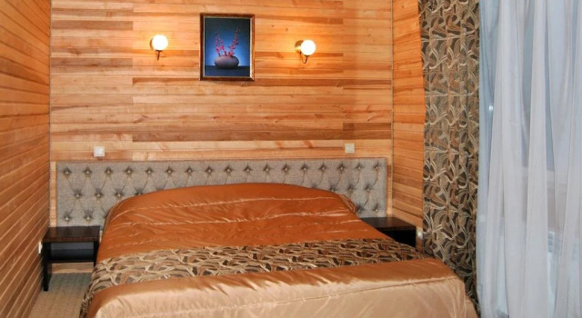 Wellland Hotel, Varaa Hotelli Hotellit Ivano-Frankivsk ruokailulla, Puolitäysi / Täysihoito