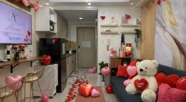 1 BR Condo Unit with Balcony 12th Floor | Pool View near MOA, Забронировать Отель Пасай Столичный регион, рядом с Embassy of Japan