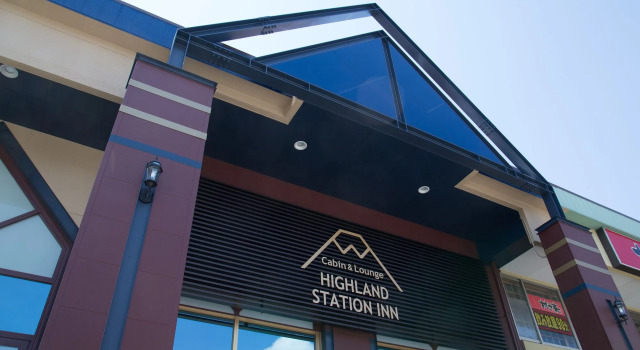 Cabin & Lounge Highland Station Inn