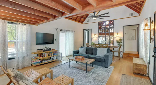 Коттедж 2 Mi to Big Bear Lake: Cabin w/ Game Room