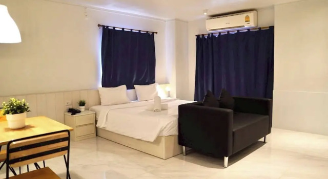 Двухместный номер Deluxe с балконом Viewplace Hotel & Residence Lat Phrao 130