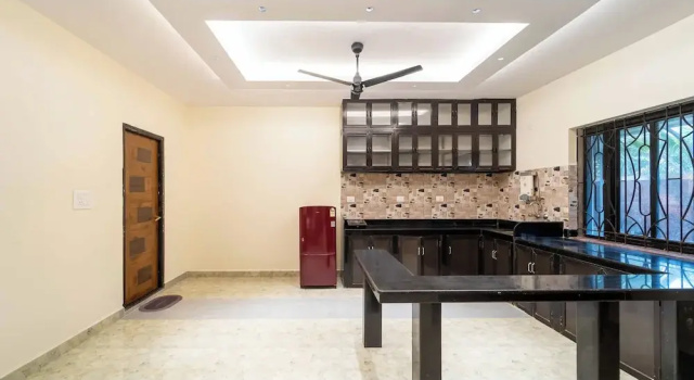 Номер Premium с балконом Treebo Grand Royale Eco Residency with Pool
