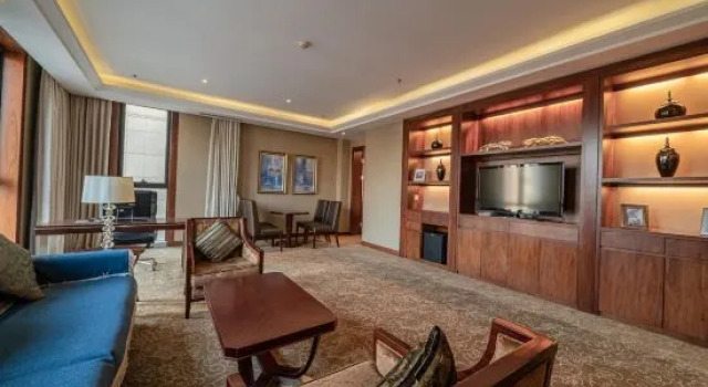 Люкс Deluxe Wyndham Garden Zhengzhou East