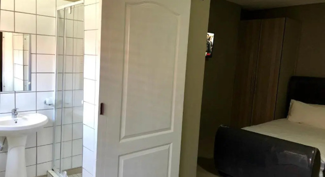 Номер Standard City Lodge Etosha