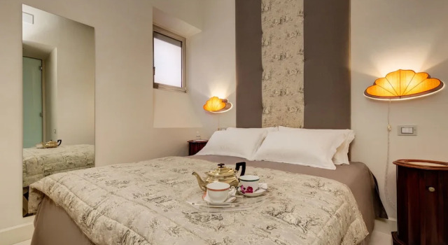 Domus Domitia Luxury House, Забронировать Отель Отели Рима с завтраком, рядом с Театр Арджентина, Завтраки
