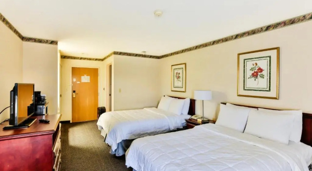 Четырёхместный номер Standard The View Inn & Suites Bethlehem / Allentown / Lehigh Airport