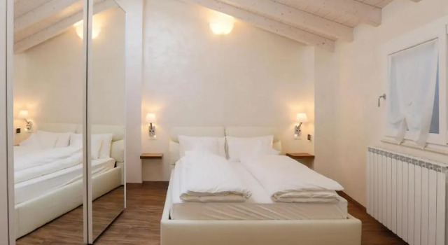 Les Suites, Varaa Hotelli Asola Lombardia
