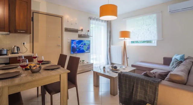 Scorpio Deluxe Apartment with Private Garden, Забронировать Апартаменты/квартира Глифада Афины