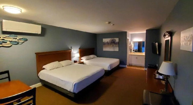 Четырёхместный номер Standard Birch Knoll Motel