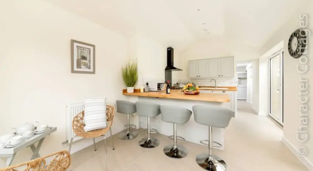 Holly Cottage, Забронировать Дом для отпуска Отели Уорикшир с парковкой, Парковка
