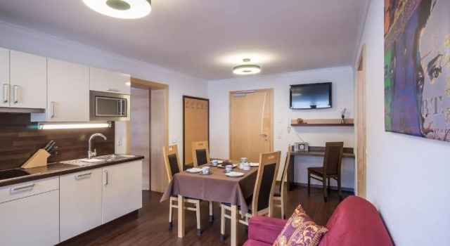 Апартаменты с 2 комнатами с балконом Apartment Mozart