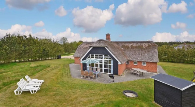 Holiday Home Dorris - 4-3km from the sea by Interhome, Book Hotel Hotels in Midtjylland with a Pool, Swimming Pool