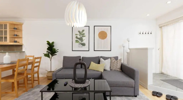 Люкс Centrally Located 2 Bedroom Spacious Basement Suite