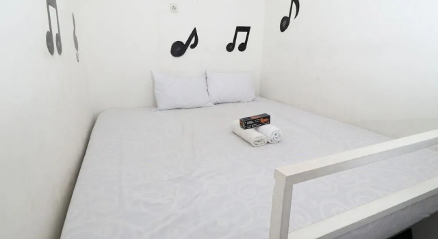 Kamar Keluarga Semanan Syariah, Book Hotel Hotels in Jakarta Province with Parking, Parking