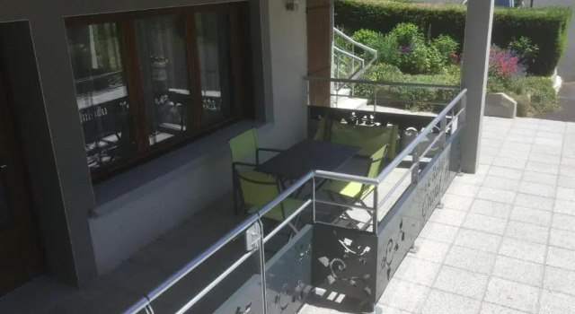 Апартаменты Logis Hôtel Le Relais du Bois Vialotte
