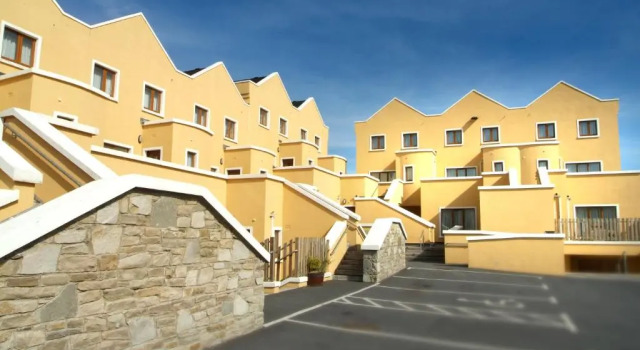 Апартаменты Clifden Station House Hotel